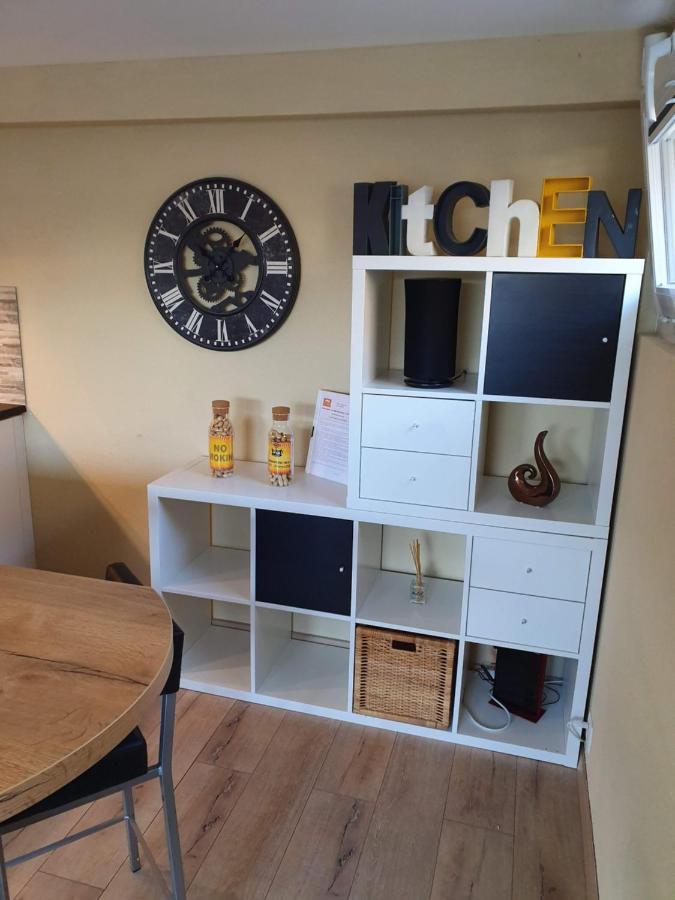 Le Petit Beurre De Cacahuète Et Le Café De Paris Appartement *